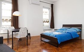 Spacious 4-Bedroom Apartment In Pedestrian Zone