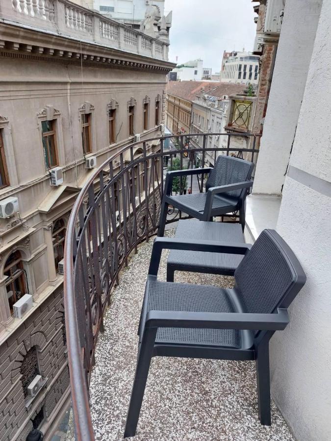 Spacious 4-Bedroom Apartment In Pedestrian Zone Βελιγράδι Εξωτερικό φωτογραφία